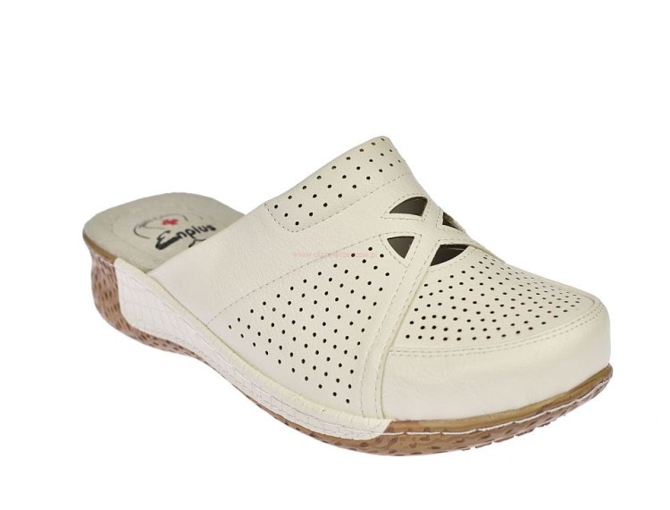 Klapki medyczne białe damskie na koturnie R1901-2.jpg