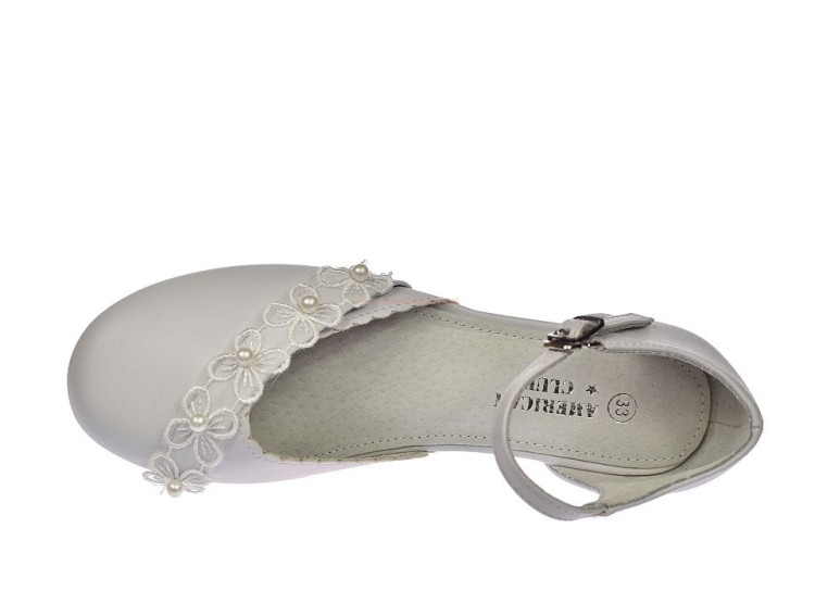 Białe buty komunijne z eco skóry American Club Kom 42/20 z miękką skórzaną wkładką