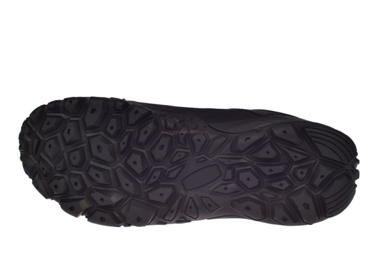 Podeszwa antypoślizgowa butów trekkingowych American Club