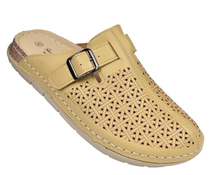 Beżowe klapki damskie Skotnicki KL-3-4031 z eko skóry – widok z boku.jpg