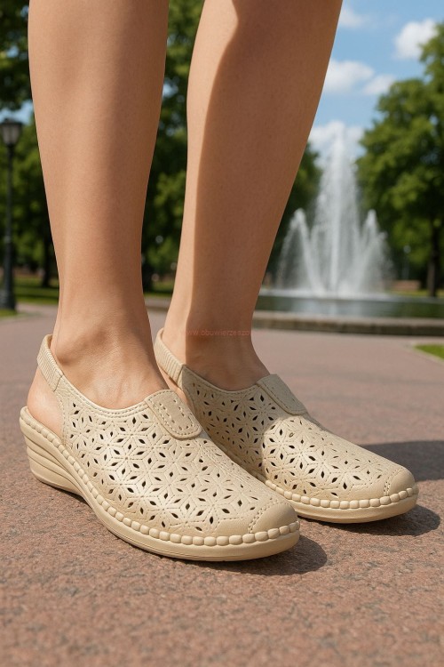 Sandały damskie ażurowe na koturnie skórzana wkładka