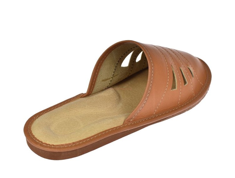 Pantofle regionalne Zakopianki – skórzane kapcie męskie z wycięciami