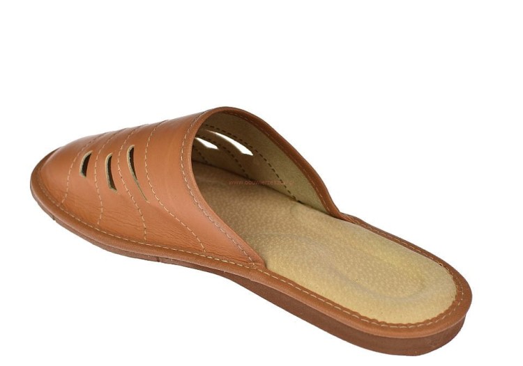 Kapcie męskie z profilowaną wkładką – skóra licowa, tradycyjny styl