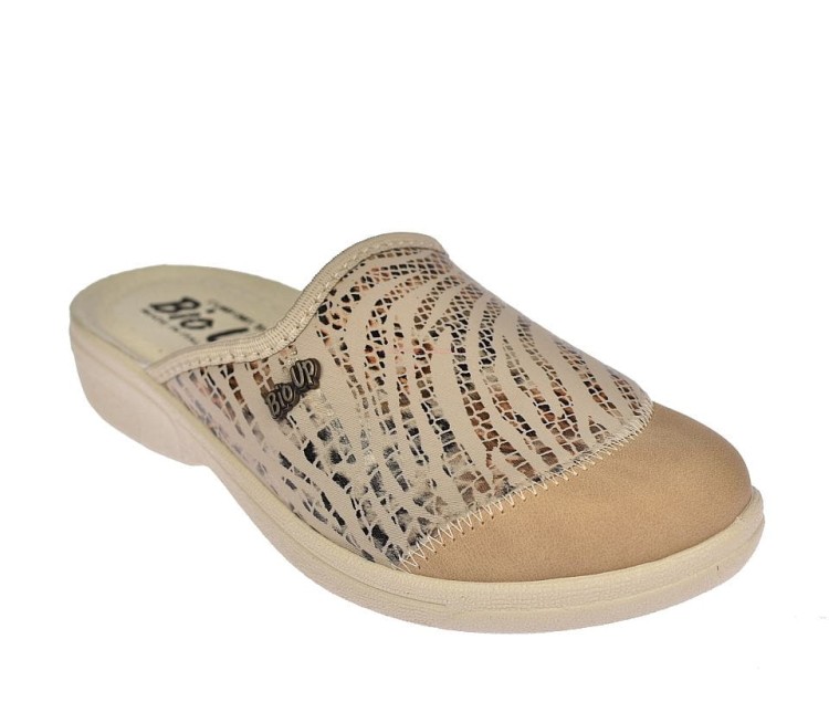 Komfortowe klapki Bio Up 453 BE w salonie – wsparcie dla obolałych stóp