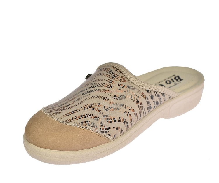 Zbliżenie na elastyczną cholewkę lycra w klapkach Bio Up 453 BE