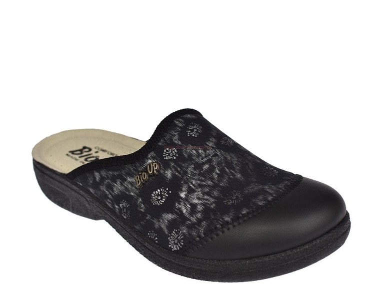 Pełny przód czarnych klapek Bio Up 453 maskujący niedoskonałości stóp