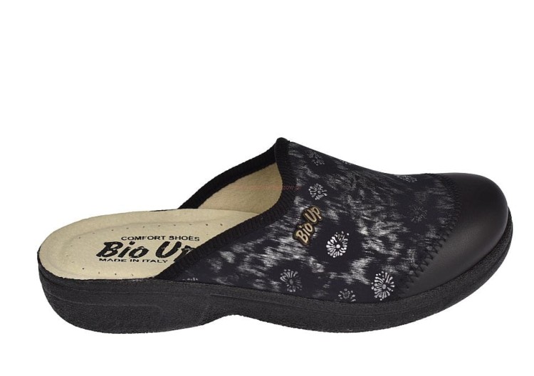 Czarna cholewka lycra w klapkach Bio Up 453 dopasowująca się do stopy