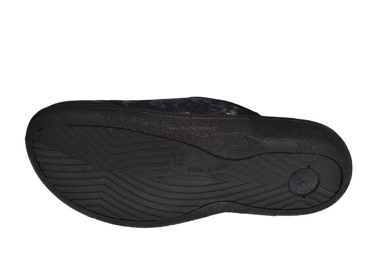 Antypoślizgowa podeszwa czarnych klapek Bio Up 453