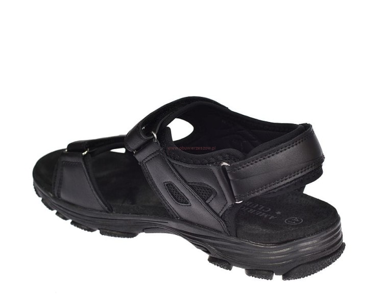 Wnętrze sandałów męskich – miękka wyściółka i skórzana wkładka