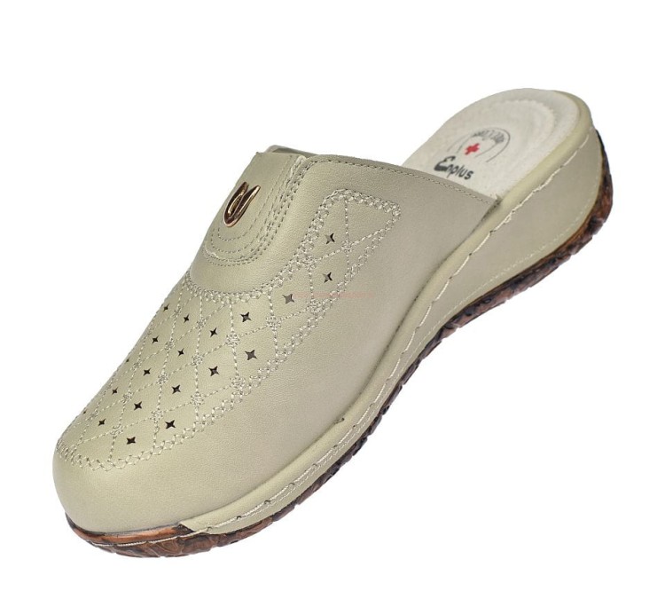 Klapki medyczne damskie Enplus JL395-1 beżowe – widok z boku na koturnie