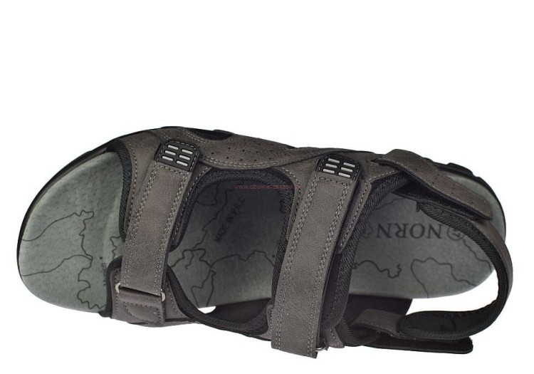 Szare sandały męskie duże rozmiary na lato – zbliżenie na miękką skórzaną wkładkę