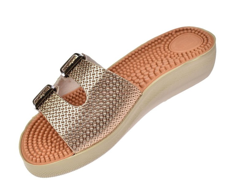 Włoskie klapki zdrowotne z kolcami masującymi Sanitas 2P31