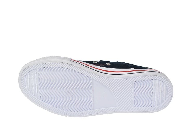 Podeszwa trampków American Club – elastyczna i antypoślizgowa