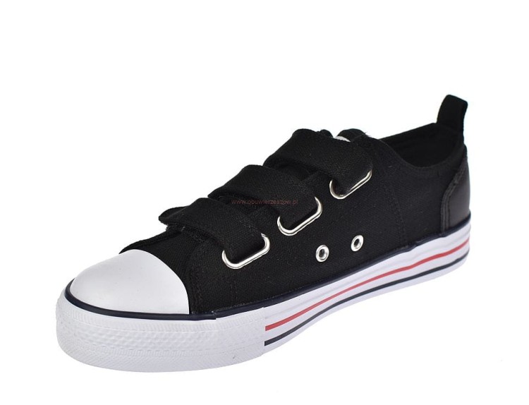 Trampki dziecięce czarne – widok z góry