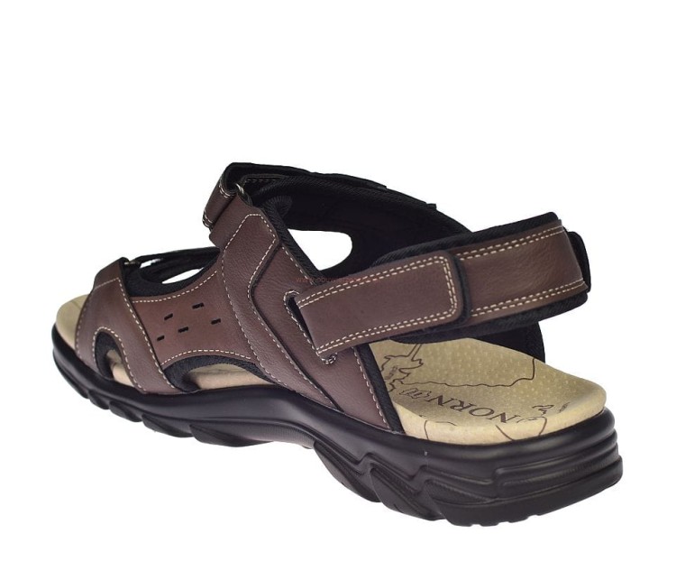 Profilowana wkładka skórzana w sandałach męskich C7726 – zbliżenie