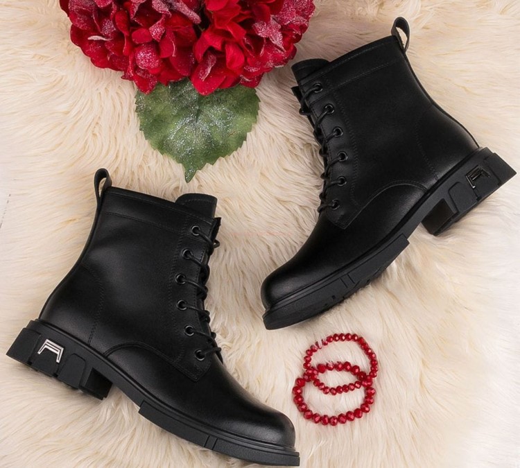 Skórzane botki damskie Jankowski JK/B-3-106 czarne na obcasie 3,5 cm, zapinane na zamek