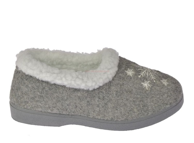 Kapcie damskie B041 jasny popiel – wnętrze z miękkim białym futerkiem