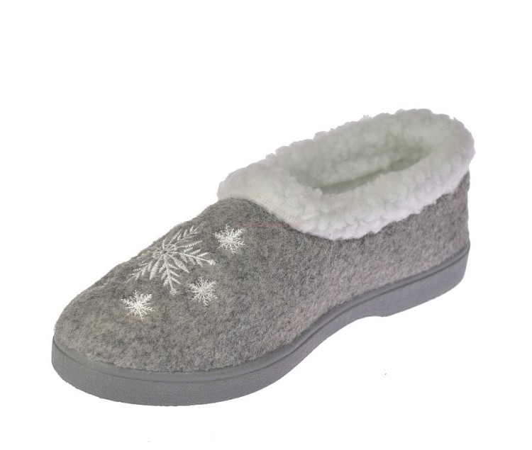 Zimowe bambosze damskie na marznące stopy