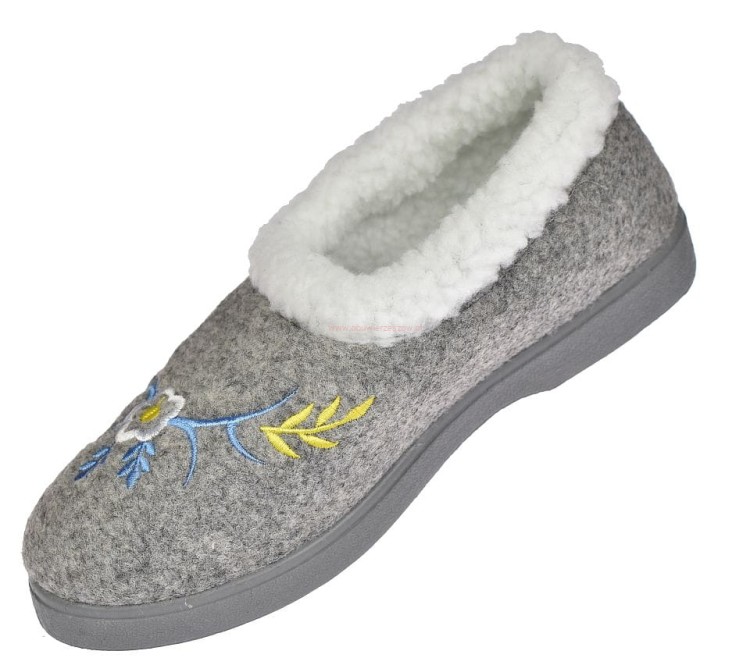 Bambosze damskie B040 jasno szare – krótkie, ciepłe kapcie wsuwane