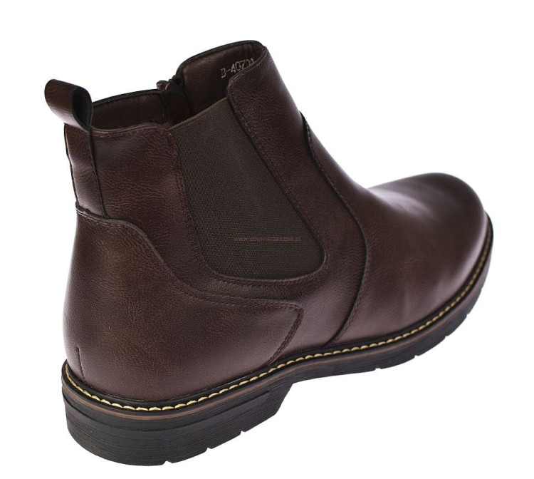 Tył sztybletów męskich Skotnicki 0709 brąz, podeszwa z wyraźnym protektorem