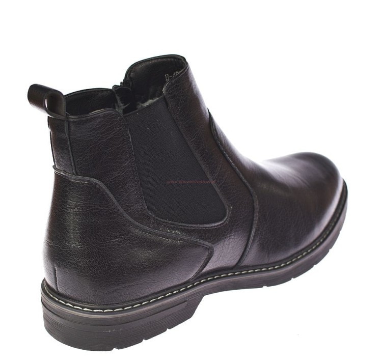 Tył czarnych sztybletów męskich Skotnicki 0709, podeszwa z wyraźnym protektorem