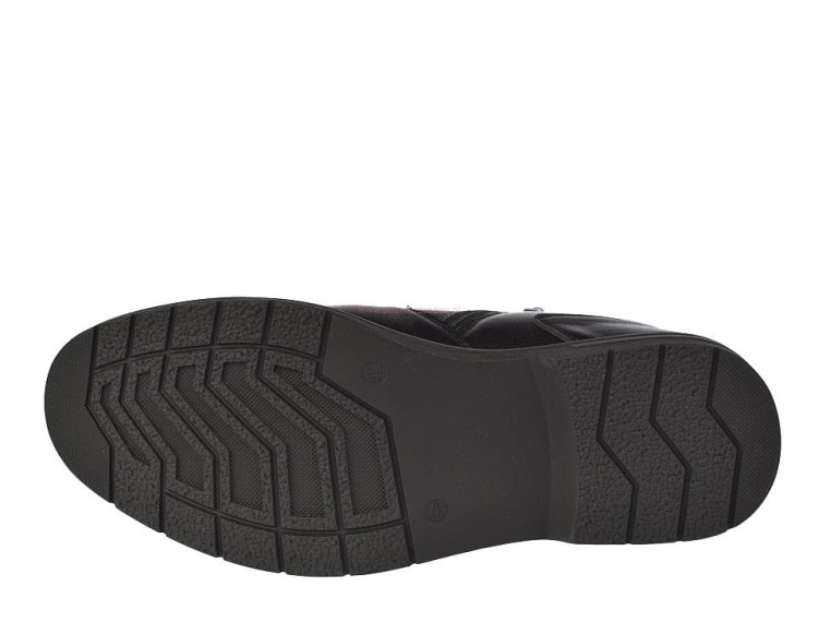 Podeszwa czarnych sztybletów męskich Skotnicki 0709 z mieszanki gumowej, antypoślizgowa i elastyczna