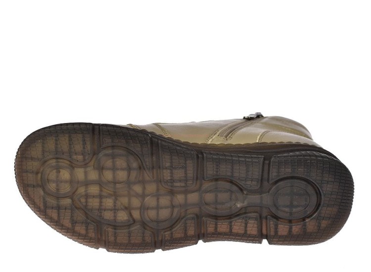 Gumowa podeszwa botków damskich B-3-1380 camel, stabilna i antypoślizgowa