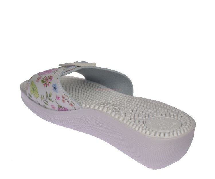 Klapki FP-01 Sanitas – całkowity widok modelu na białym tle