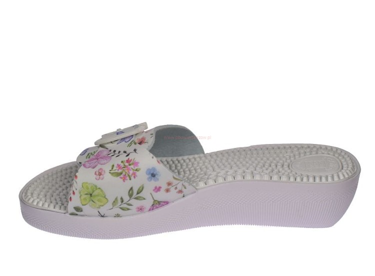 Klapki fakirki masujące stopy z kolcami