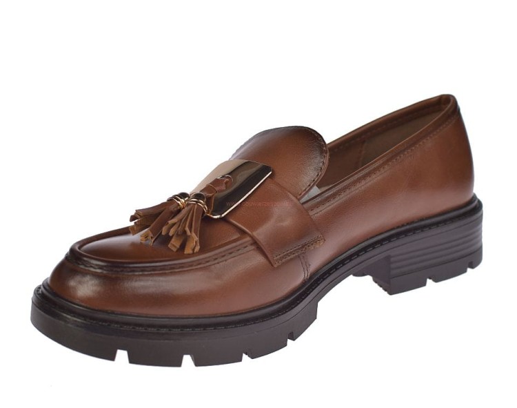 Modne brązowe loafersy damskie wiosna jesień