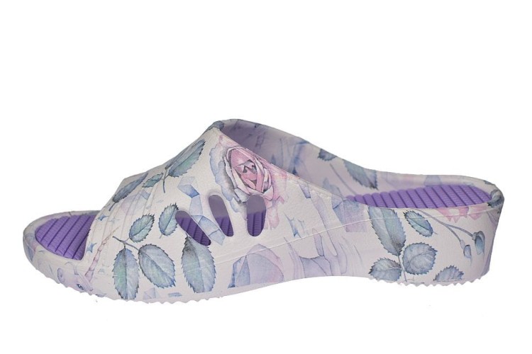 Klapki damskie na koturnie z lekkiego tworzywa