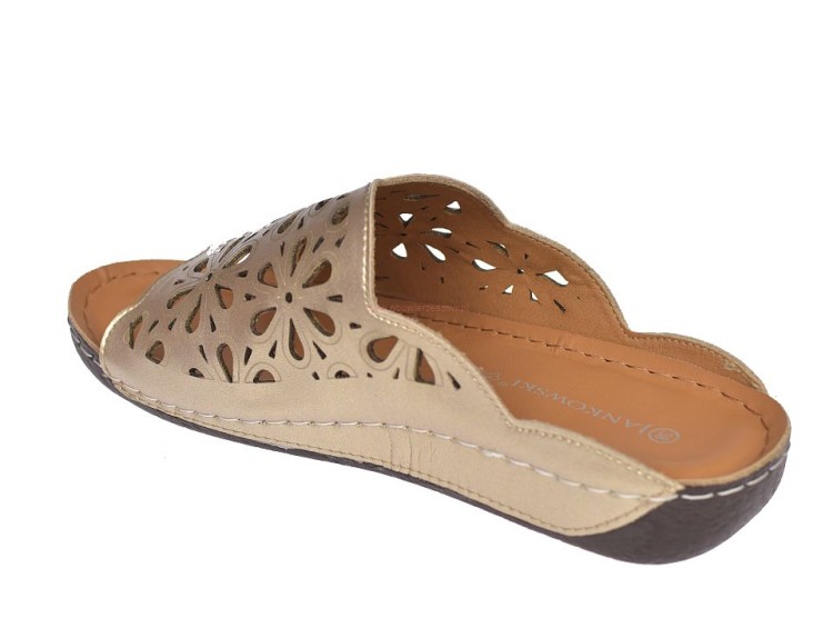 Wygodne klapki damskie na lato złote z miękką wkładką skórzaną