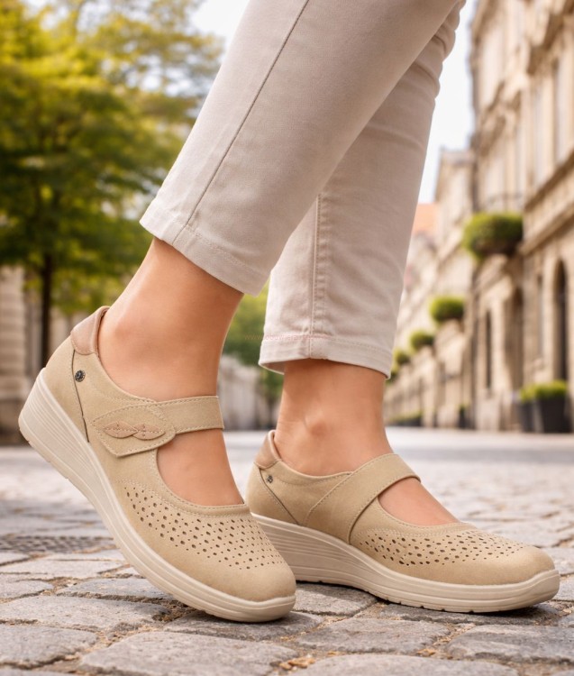 półbuty damskie beżowe ażurowe na koturnie