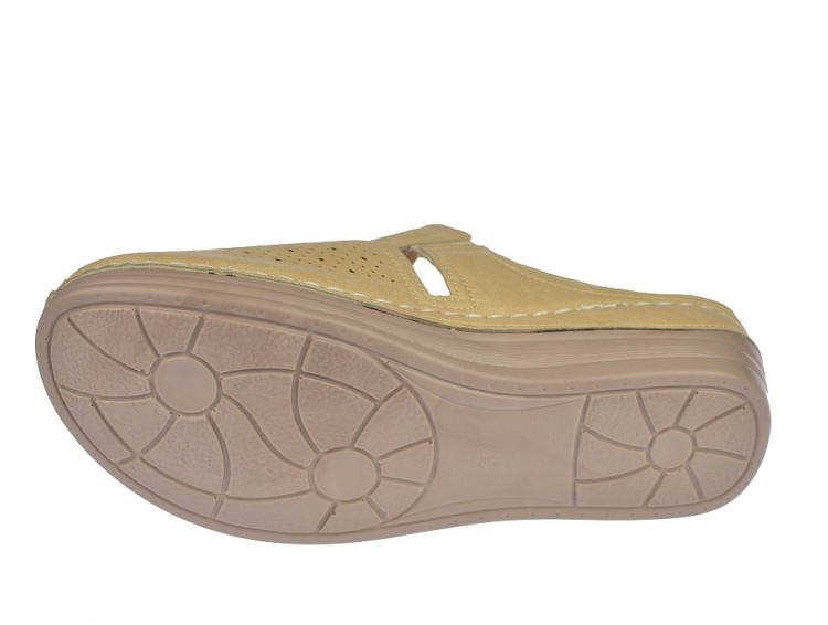 Podeszwa beżowych klapek dr Jan MD26-74 lekka i odporna na ścieranie