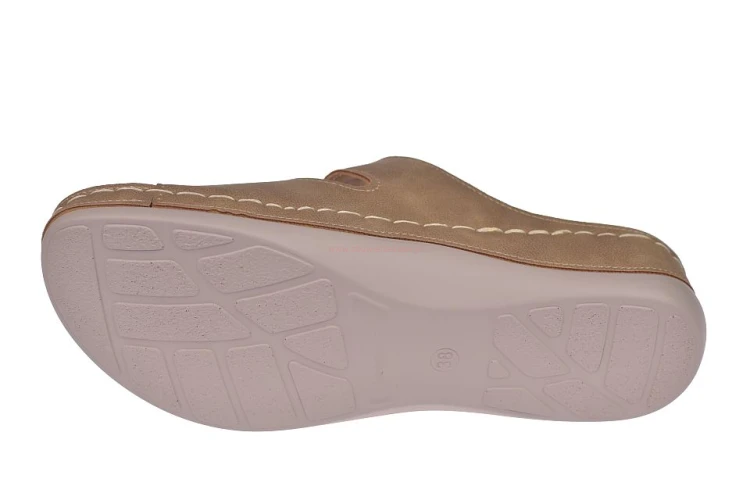 Lekka podeszwa w klapkach damskich na ostrogi