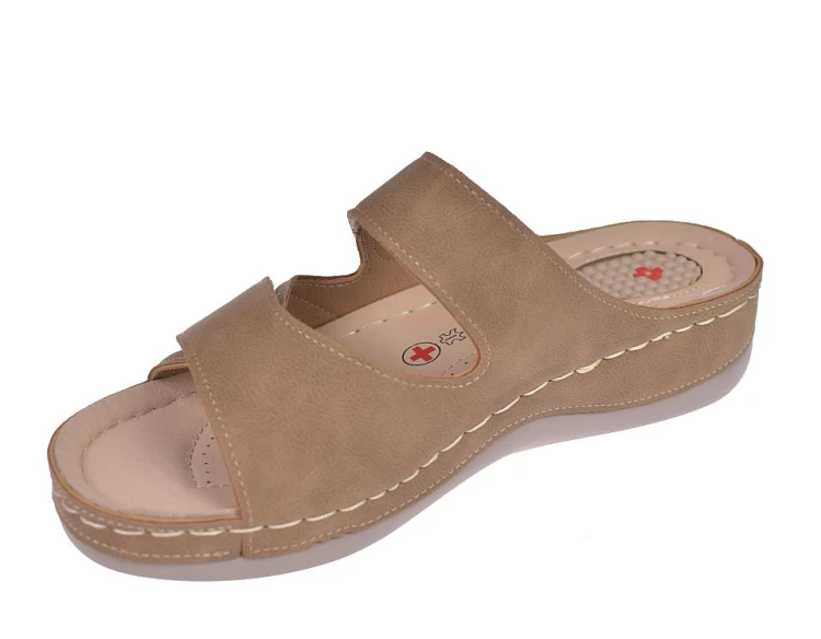 klapki damskie camel profilowane na bolące stopy