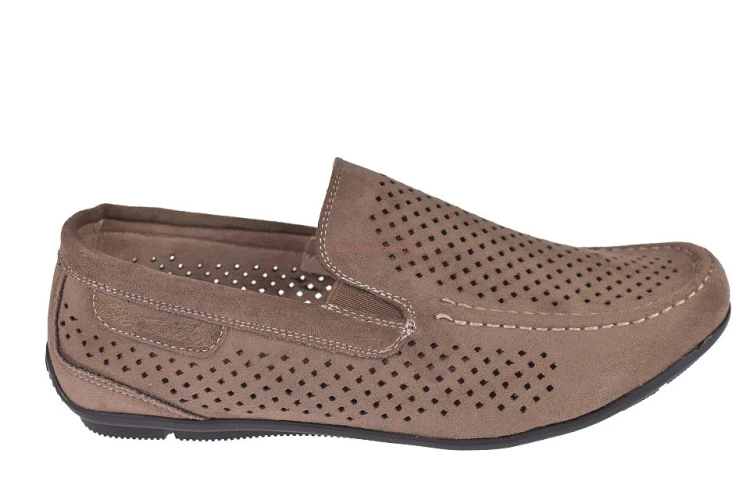 Brązowe mokasyny wsuwane z przewiewną cholewką na lato