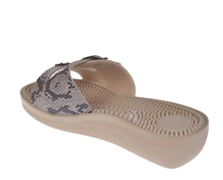 Elastyczna podeszwa klapek Sanitas 2P37 – wysokość 2 cm i 4 cm.
