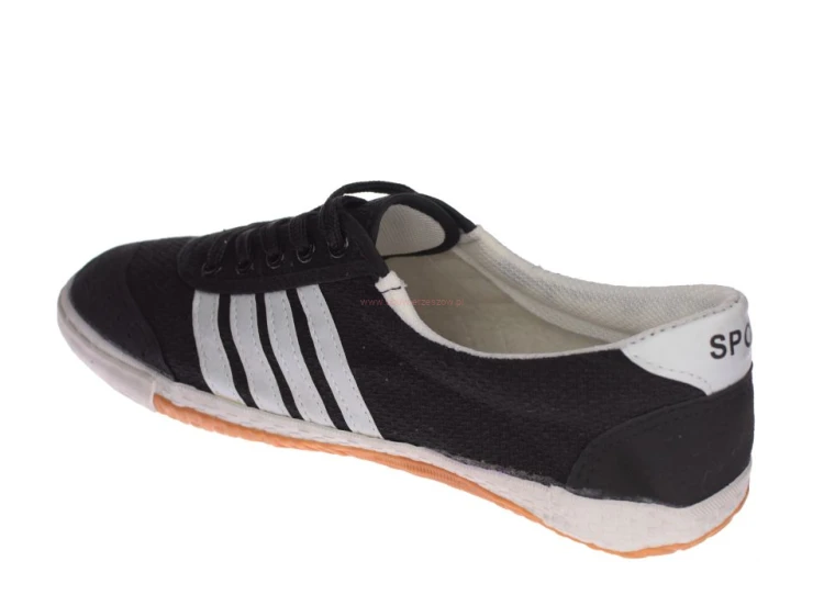 Czarne buty sportowe na halę z cholewką z tkaniny i eko zamszu